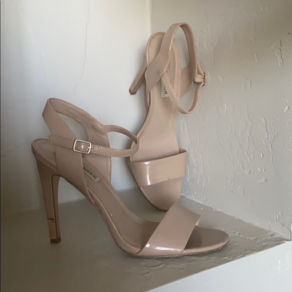 Steve Madden nude sandals size 8